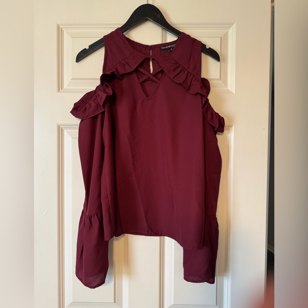 Derek Heart Burgundy Ruffled Cold-Shoulder Blouse • Size Medium